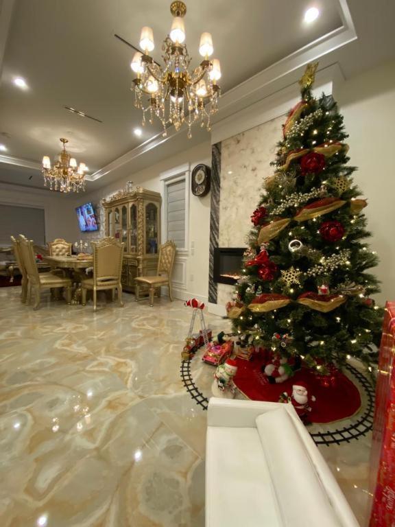 Milano Luxury Suite バンクーバー エクステリア 写真